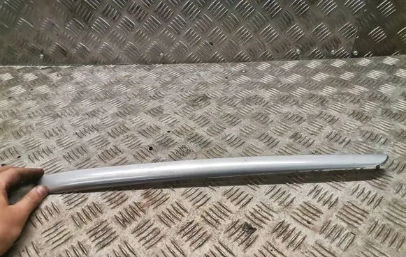 Mercedes-Benz ML W164 Front door trim bar A1647300822