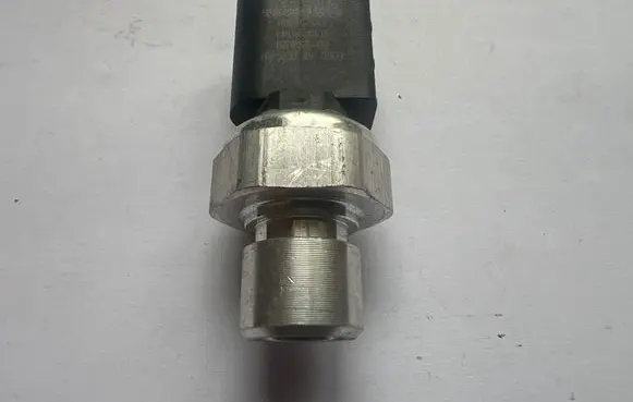 Volkswagen Golf VII Air conditioning (A/C) pressure sensor 5Q0959126B R034C4TY 82CP6802