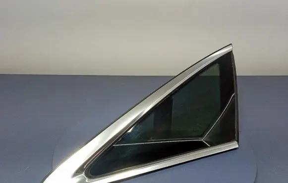 Alpine A610 Rear side window 4K5845298A