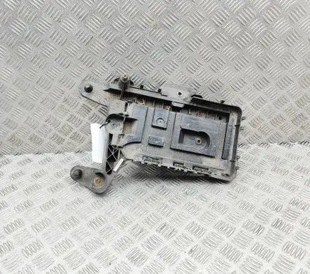 Volkswagen Jetta VI Battery box tray 1K0915333H