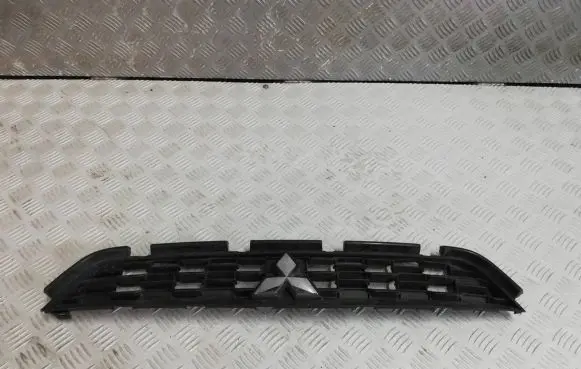 Mitsubishi ASX Front bumper upper radiator grill 6402A318