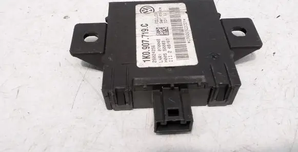 Audi A3 S3 8P Alarm control unit/module 1K0907719C