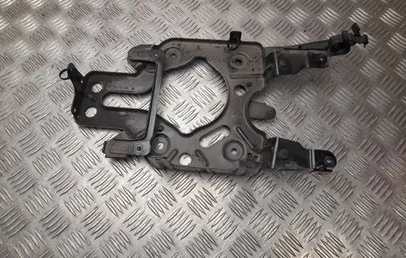 Volkswagen Golf VII Battery tray 5GE906131