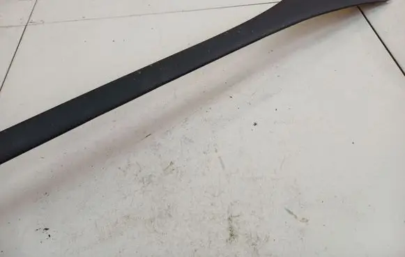 Opel Zafira A Windshield trim 76556MA
