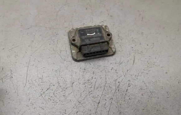 Volkswagen Golf II Ignition amplifier control unit 191905351C 5WK6102