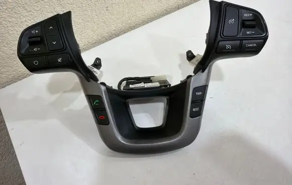 KIA Rio Steering wheel buttons/switches 561821W200