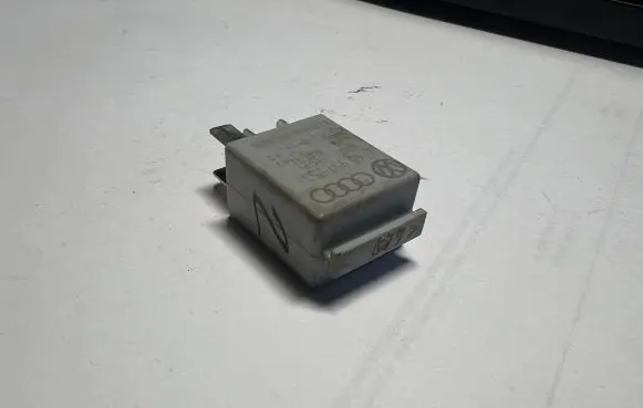Volkswagen Golf V Other relay 1K0951253