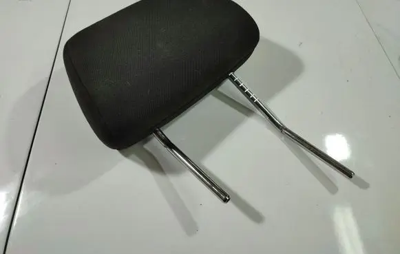 Opel Astra H Front seat headrest 