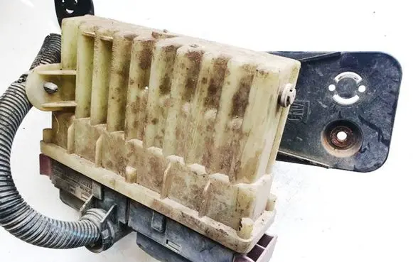 Coolant fan relay