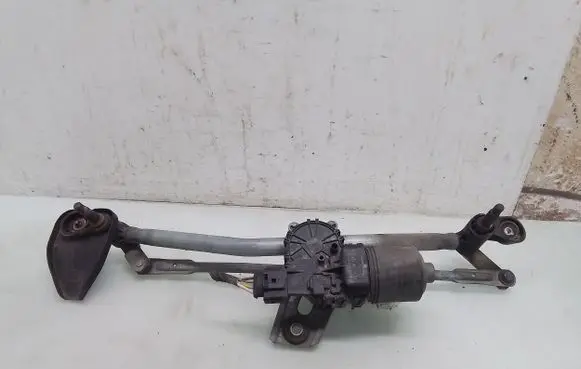 Front wiper linkage and motor