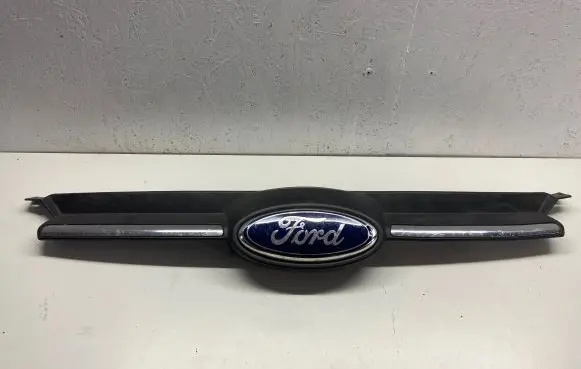 Ford Focus Front bumper upper radiator grill BM51BA133B BM518200B D2A3
