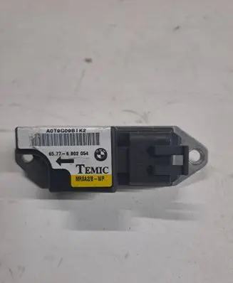 BMW 5 E39 Airbag deployment crash/impact sensor 6902054