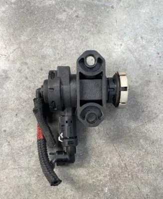 BMW 6 F06 Gran coupe Turbo solenoid valve 1928405591