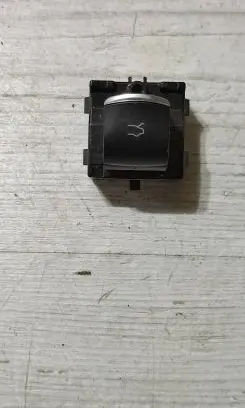 Alfa Romeo Stelvio Tailgate opening switch 01561170210 02127