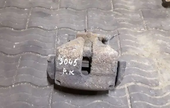 Volkswagen PASSAT B6 Front brake caliper NOCODE