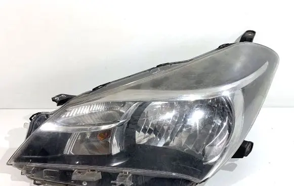 Toyota Yaris Headlight/headlamp