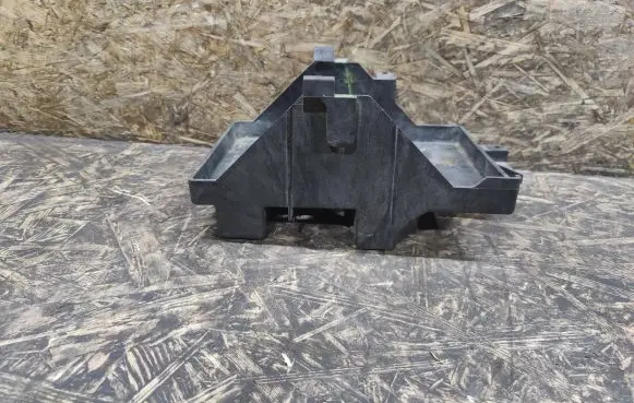 Battery tray