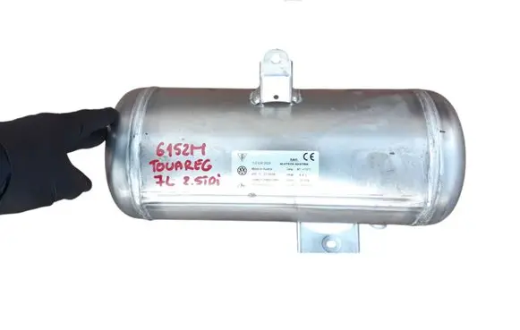 Volkswagen Touareg I Air suspension tank/reservoir 7L0616202A