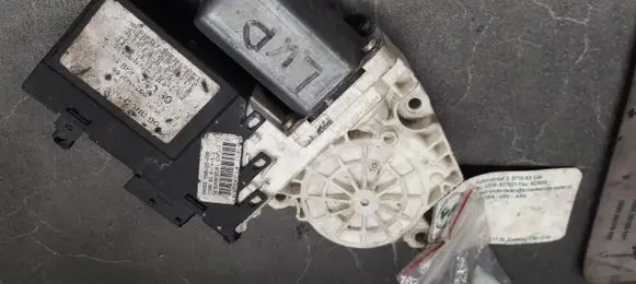 Citroen C8 Front door window regulator motor