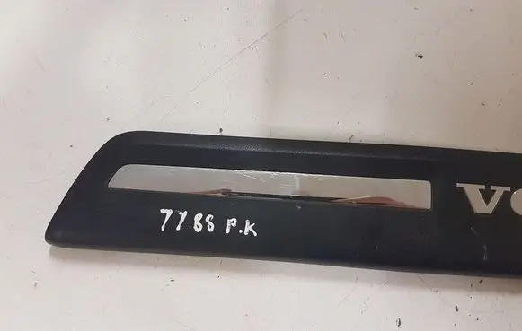 Volvo V40 Front sill trim cover 31265842