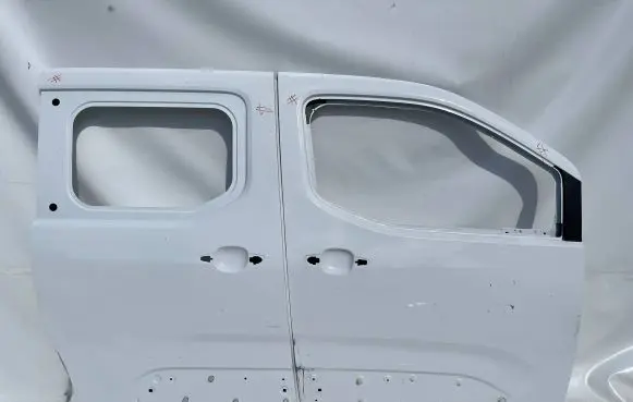 Peugeot Partner III Front door