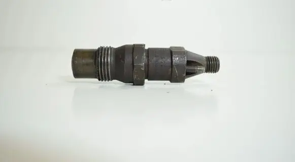 Audi A6 S6 C4 4A Fuel injector 028130201L