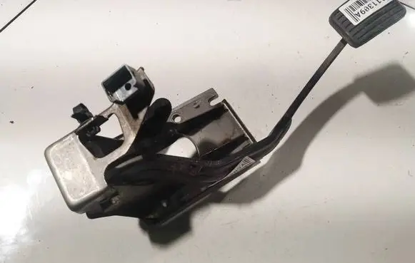 Hyundai Getz Brake pedal