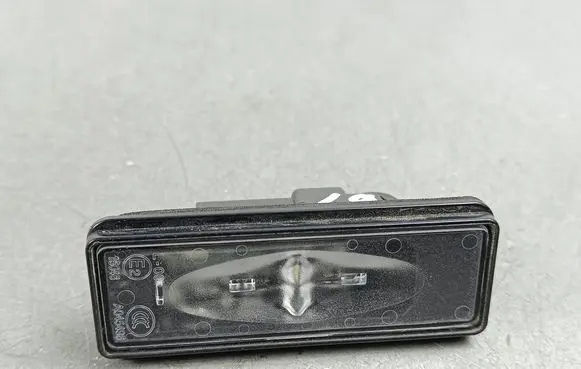 Opel Grandland X Number plate light