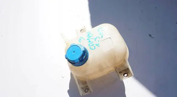 Coolant expansion tank/reservoir