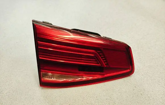 Volkswagen PASSAT B8 Tailgate rear/tail lights 195296