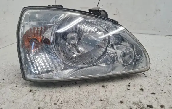 KIA Carens I Headlight/headlamp