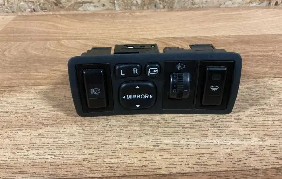 Toyota Avensis T250 Windscreen/window heater switch 156762