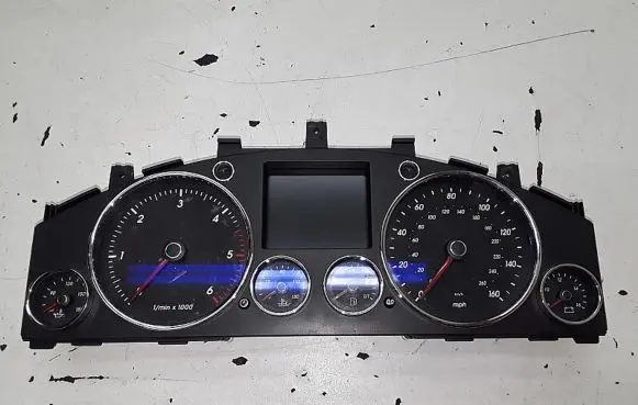 Volkswagen Touareg I Speedometer (instrument cluster) 0263655008