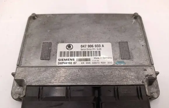 Skoda Fabia Mk1 (6Y) Engine control unit/module 047906033A 5WP4419307