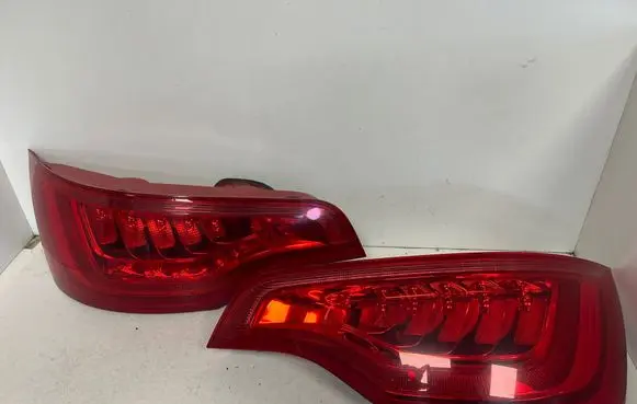 Audi Q7 4L Rear/tail lights set 4L0945093F 4L0945094F