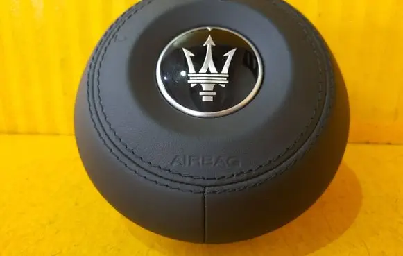 Maserati Grecale Steering wheel airbag