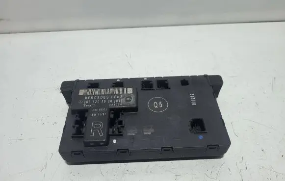 Mercedes-Benz C AMG W203 Door control unit/module 2038205626 351324
