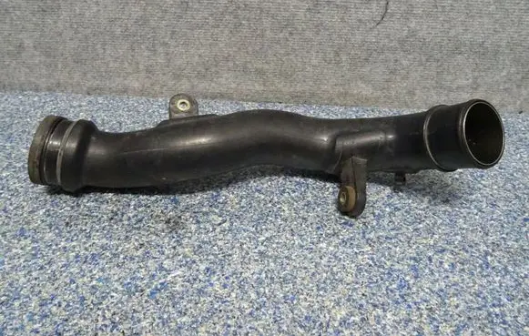 Toyota Avensis Verso Intercooler hose/pipe