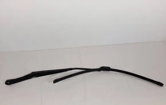 Front wiper blade arm