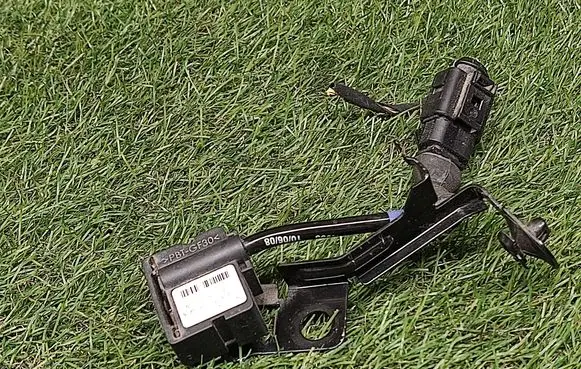 Audi A8 S8 D3 4E Air suspension front height level sensor 4E0616576K