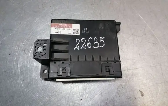 Toyota Auris 150 Other control units/modules 8865002420