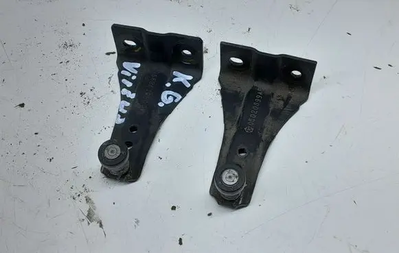 Lancia Voyager Sliding door upper roller guide/hinge 05020899AF