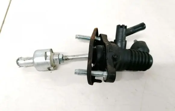 Toyota RAV 4 (XA30) Clutch master cylinder
