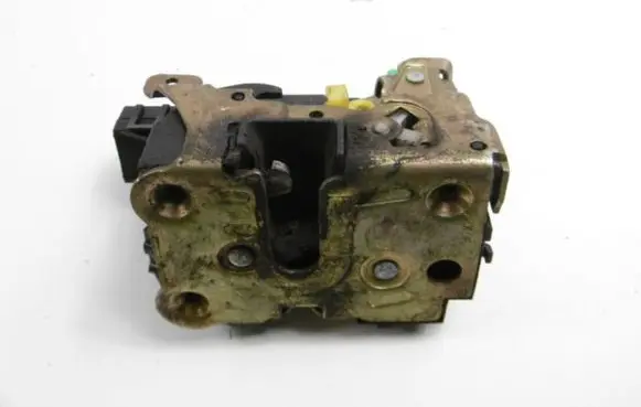 Opel Movano A Front door lock 8200147150