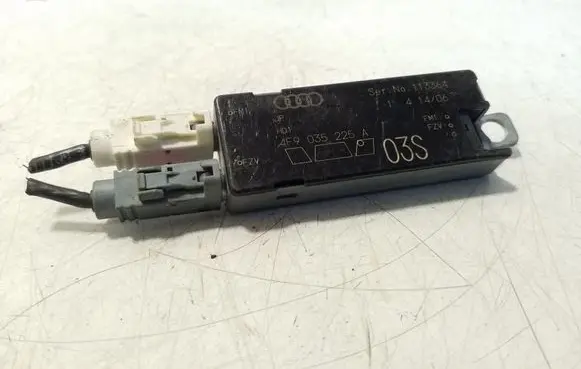 Audi A6 S6 C6 4F Aerial antenna amplifier 4F9035225A