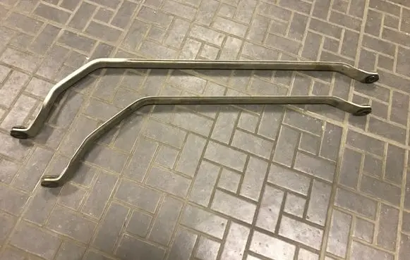 BMW 1 E81 E87 Fuel tank mounting bracket 7195124 7195167