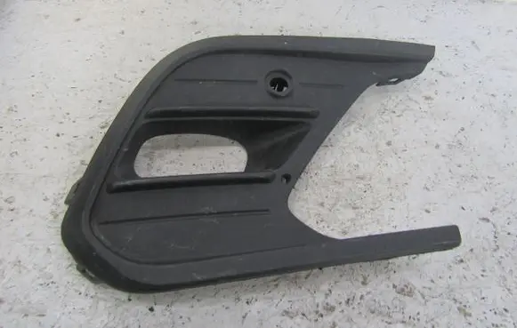 Volkswagen Polo VI Front bumper lower grill 2GS853666E