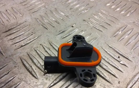 Alfa Romeo Stelvio Airbag deployment crash/impact sensor 50536741