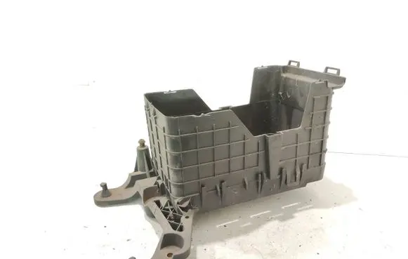 Battery box tray