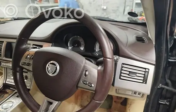 Jaguar XF X250 Steering wheel 8X23ABAMS 123080461 6W833F916AB